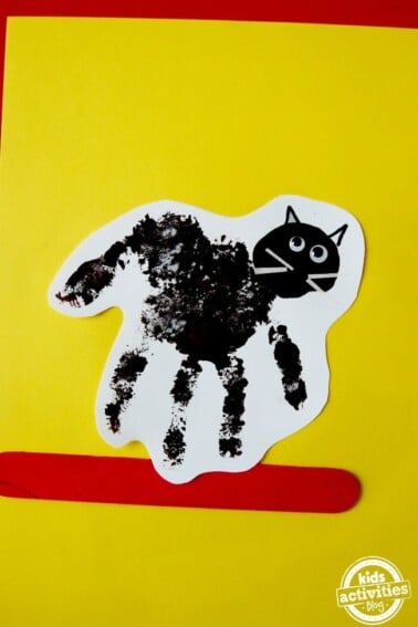 black cat handprint craft