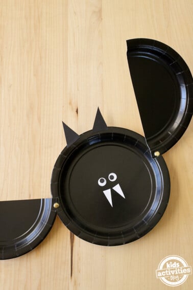 Easy Paper Plate Bat Craft