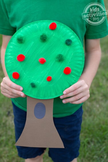 Celebrate Fall With This Fun and Easy Pom Pom Apple Tree Craft